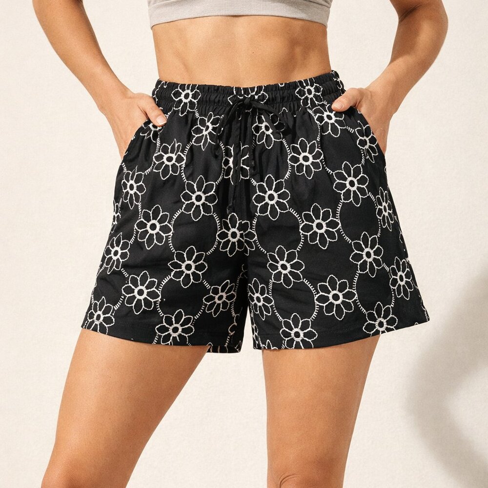 NEW CALLIGRAPHIE Embroidered Floral Loose Fit/Boxer Shorts Black/White Women L